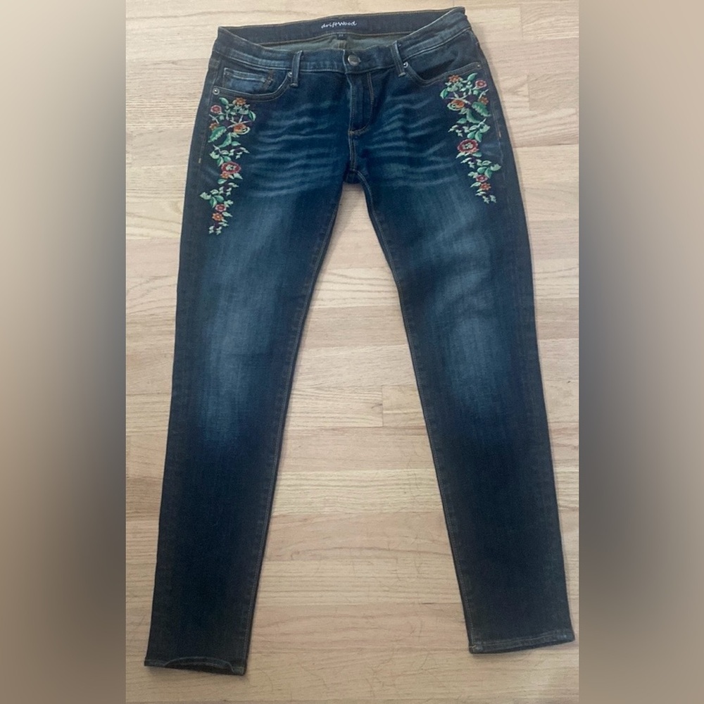 Driftwood Embroidered Jeans Size 6